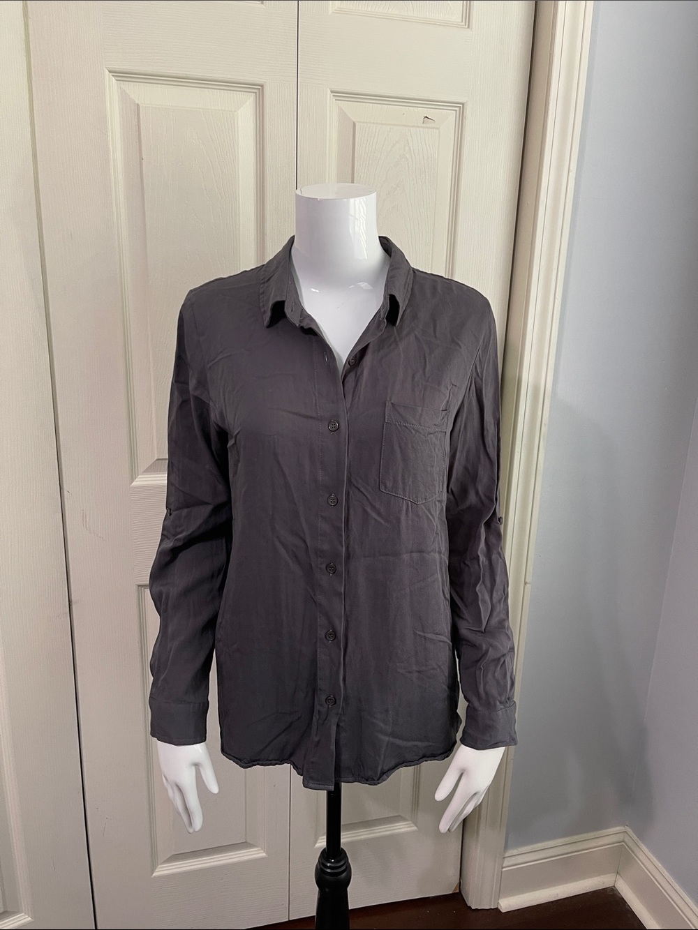 JustFab Classic Charcoal Grey Button-Down Blouse - Size M.  #0082-A